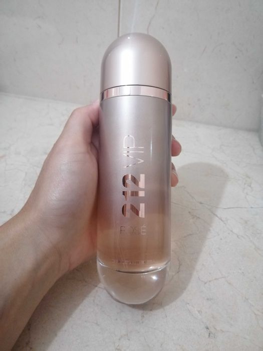 Perfume Carolina Herrera 212 VIP ROSÉ - 125ml