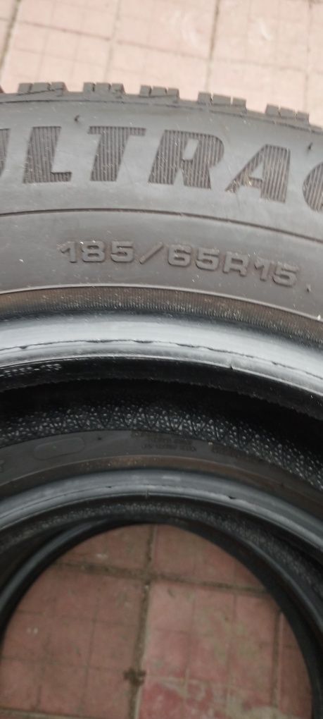 Зимнюю резина 185/65 R15 .