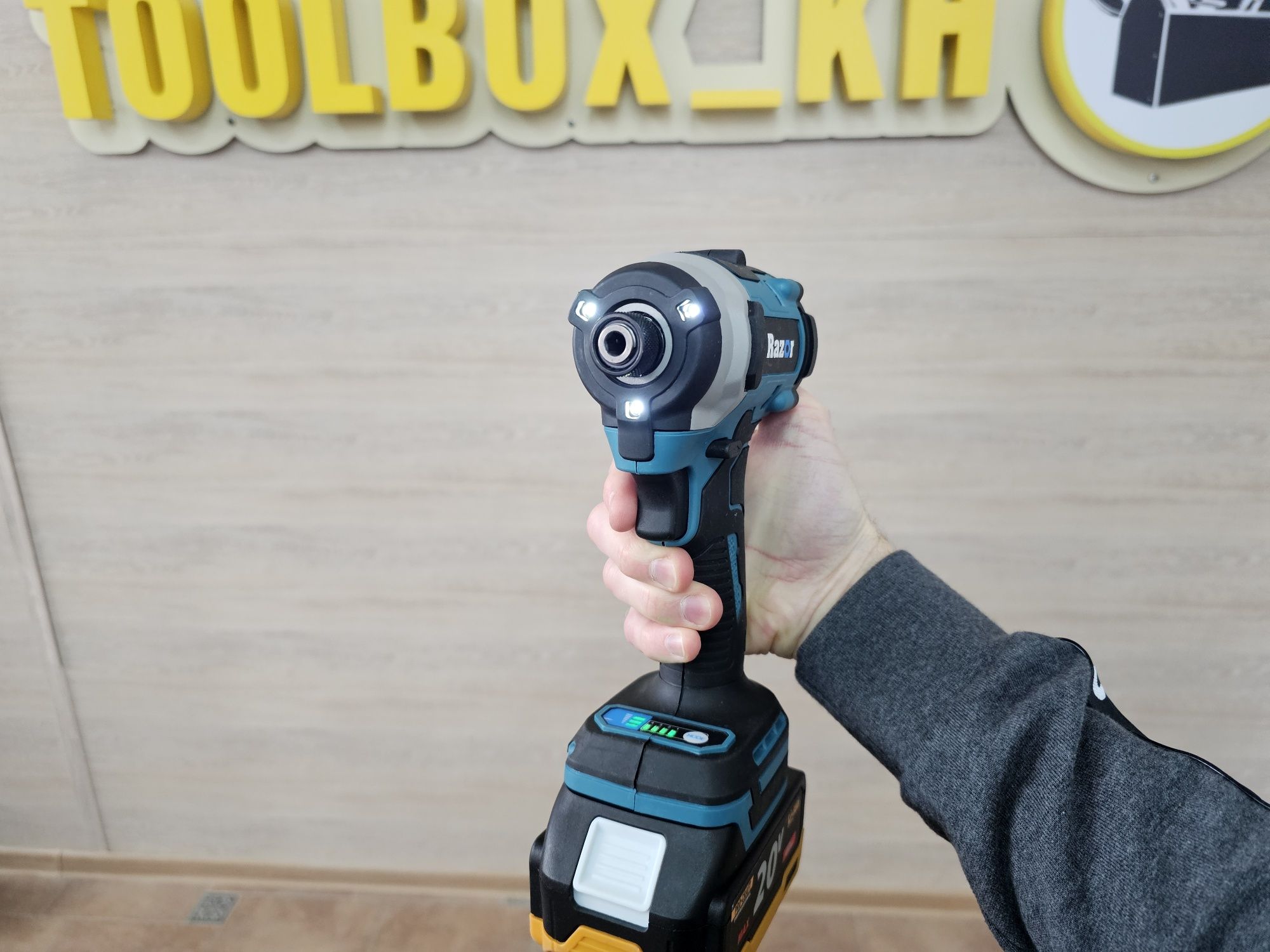 Імпакт Винтоверт Безщітковий 280Нм Razor (акб макіта procraft)