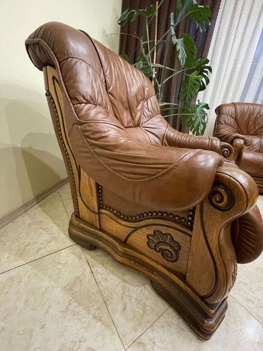 Шкіряний диван та два крісла