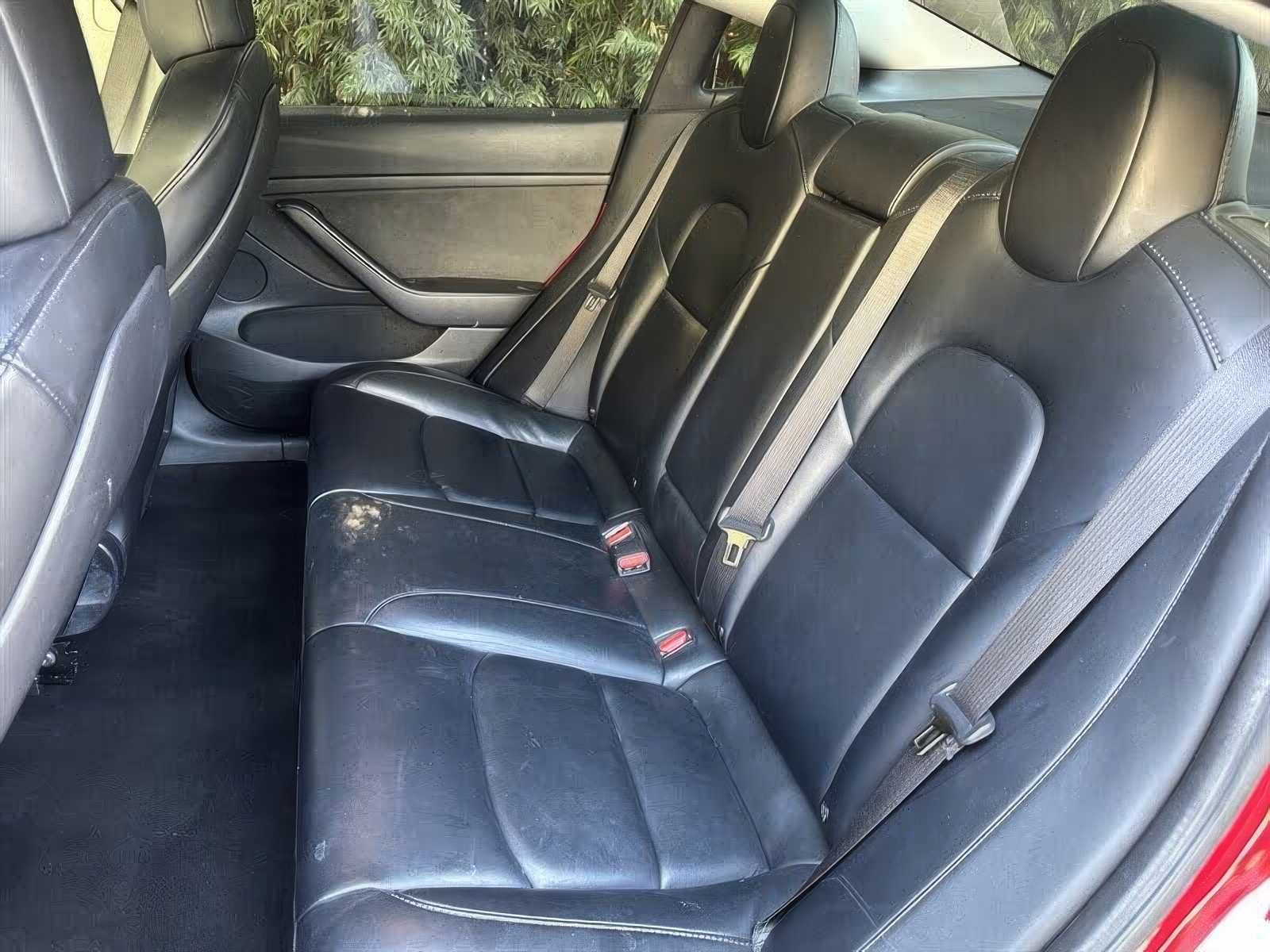 Tesla Model 3  2022