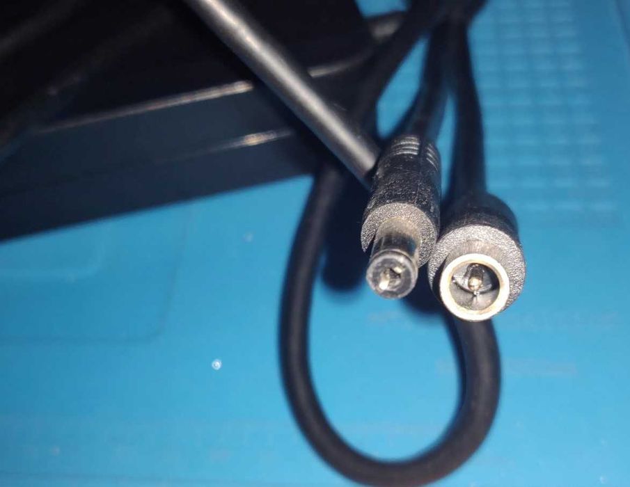 Carregador Baterias Trotinete (conector 5.5 e 8 mm)