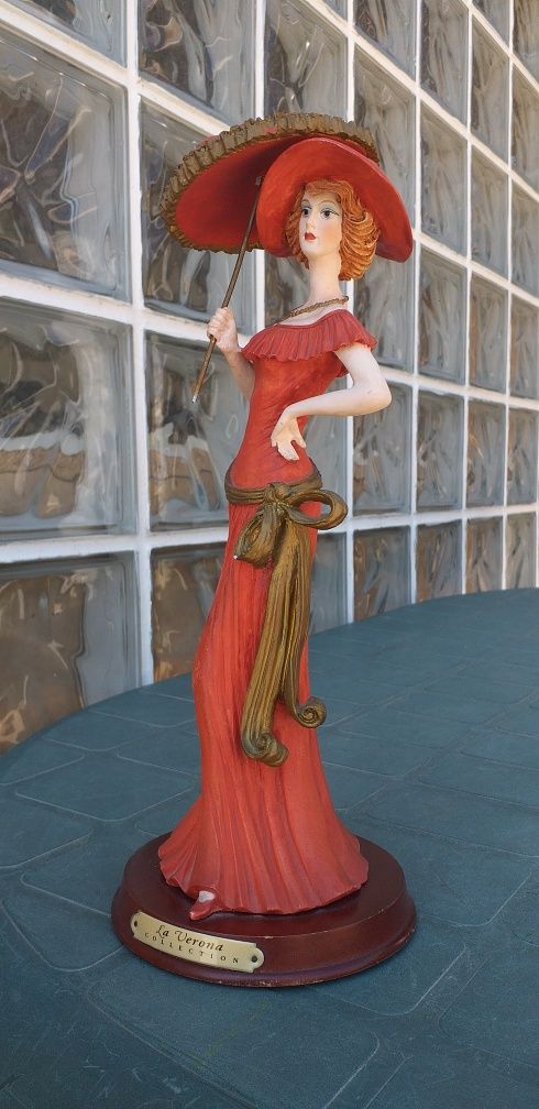 Estatueta em ótimo estado de conservação
