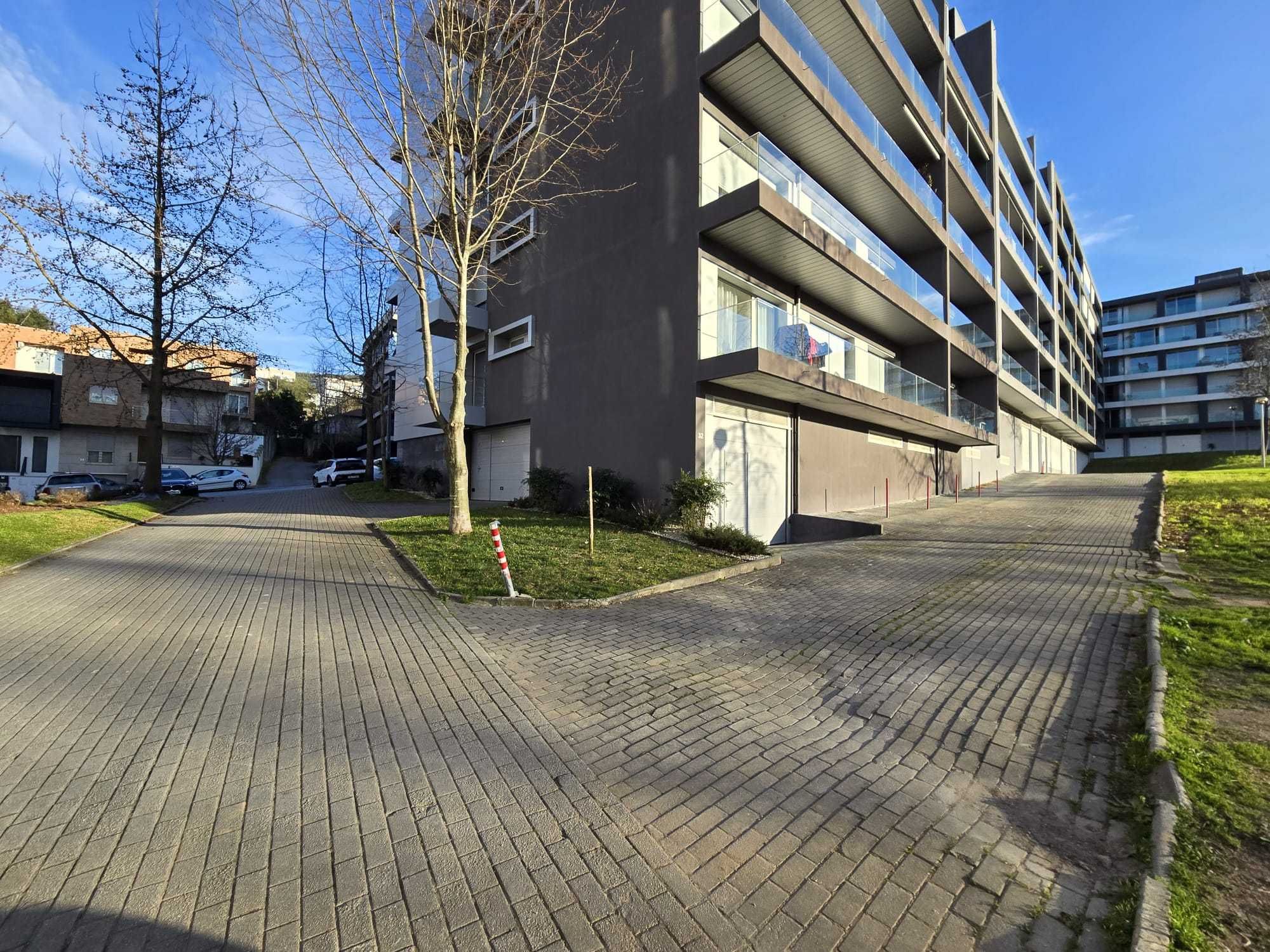 Arrendamento de garagem 
Nogueira - Fraião - Lamaçães
Braga