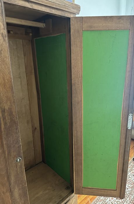 Дубова шафа ручної роботи