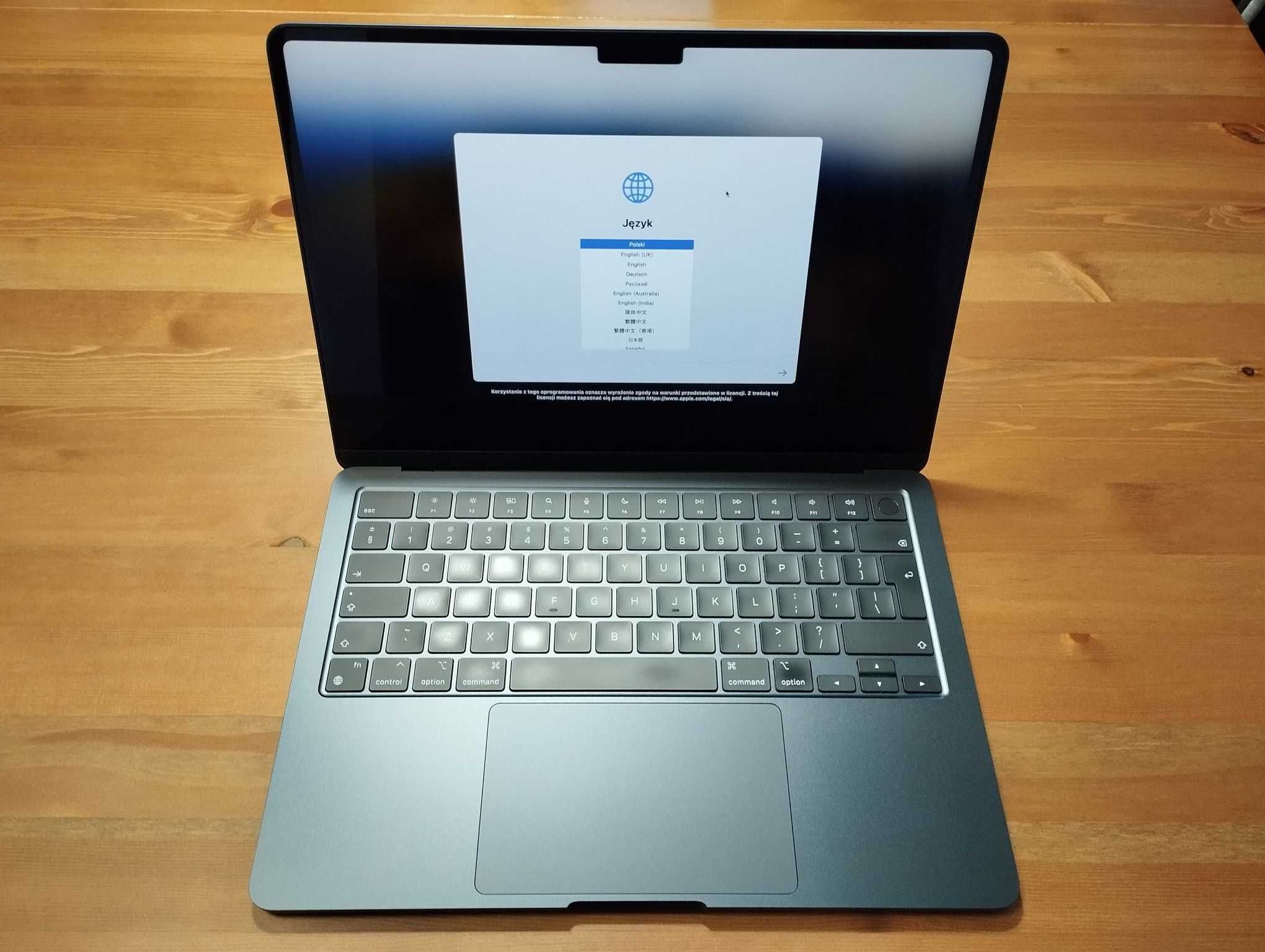 MacBook Air M2 8/256 GB, ekran 13,6", kolor Midnight