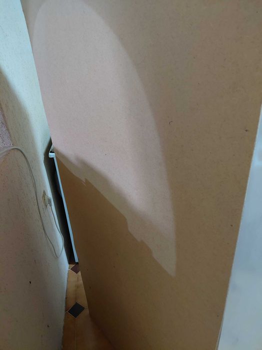 Móvel com prateleiras branco com 3 níveis, em bom estado