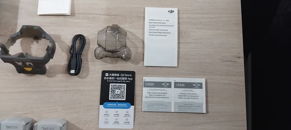 DJI Mini 4 Pro Combo Original–Controle com Tela, Baterias e Acessórios