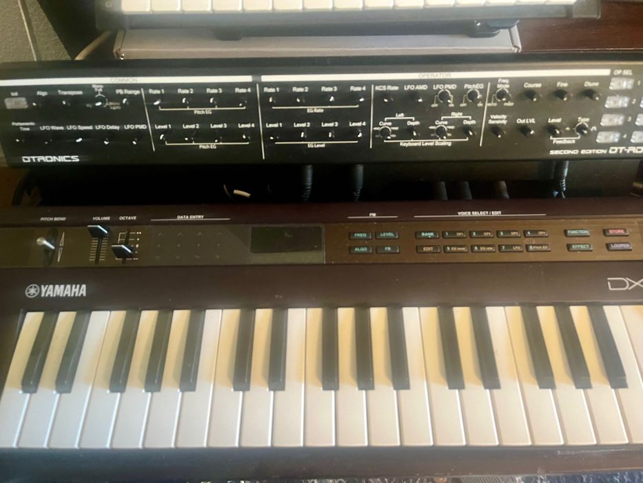 Yamaha DX Reface + Dtronics V2