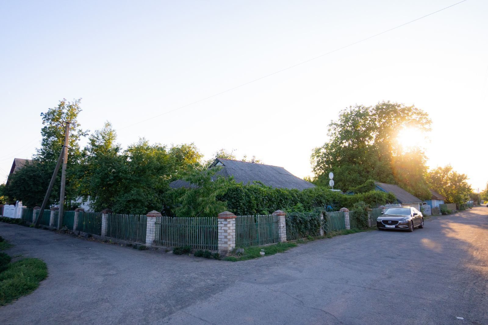Продам два будинку у місті Гайворон.