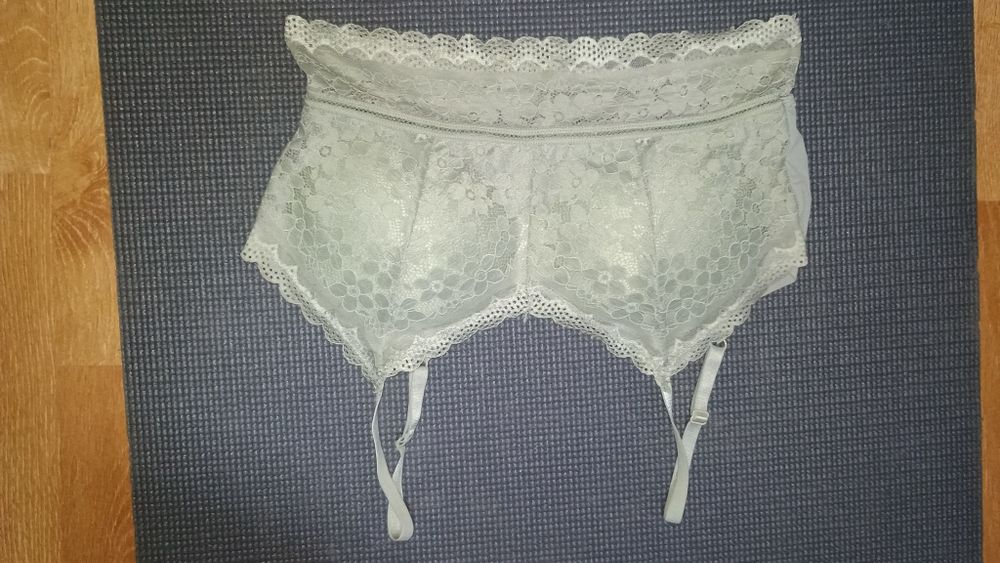 Бюстгальтери, топи, ліфи з Пуш-ап