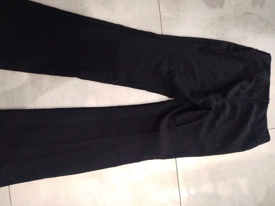 Piękne eleganckie spodnie rozmiar L