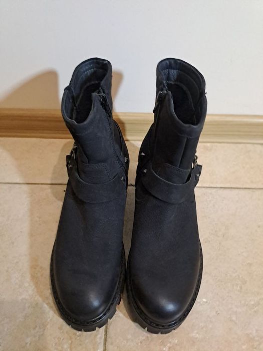 Жіночі чобітки,розмір: 38 стан: новий