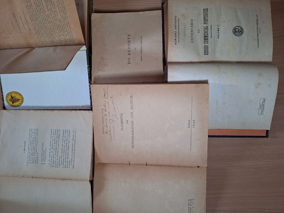Livros de Direito. Revistas de Direito.