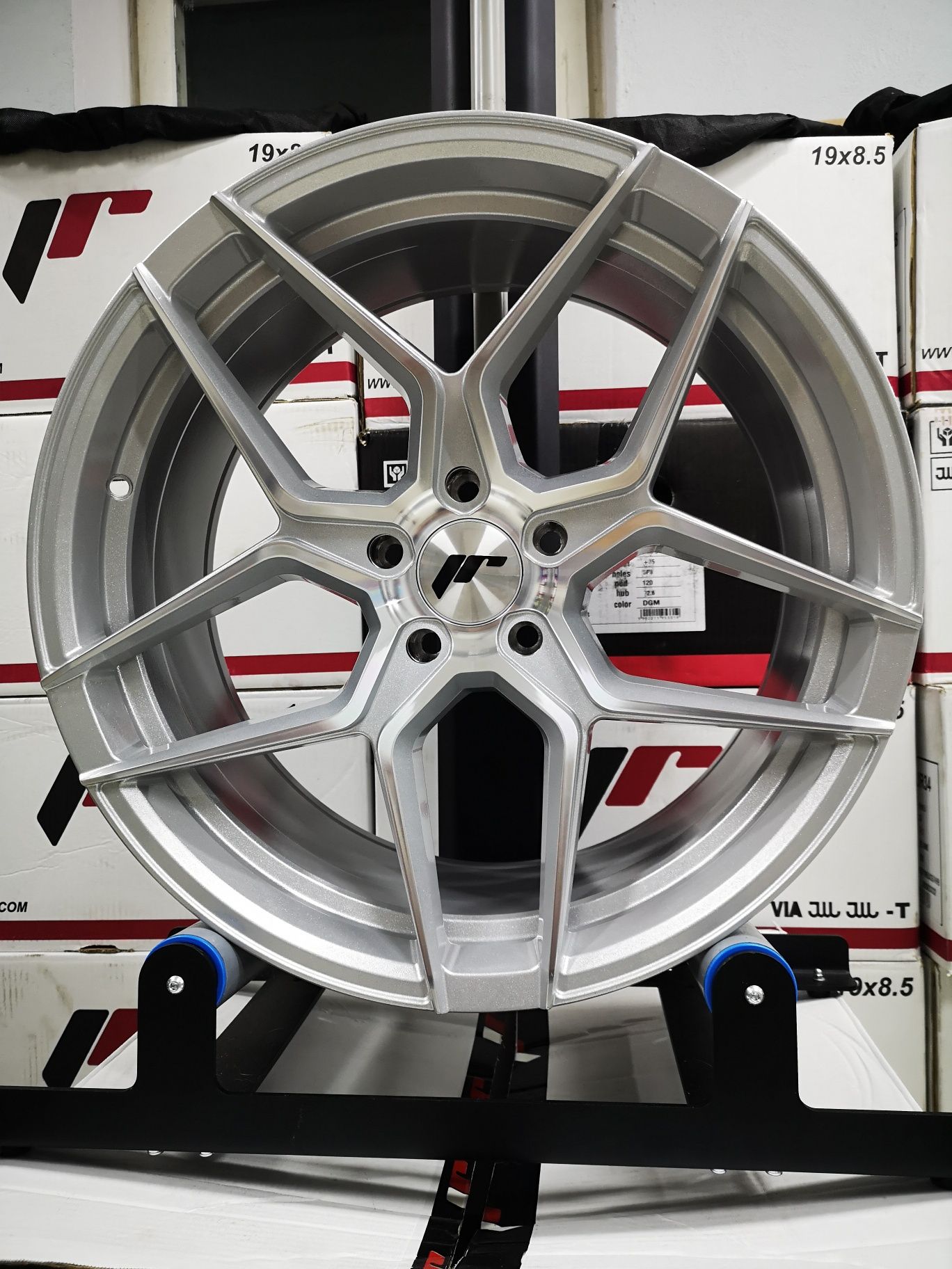 Felgi Japan Racing JR34 19" 19x8,5" 19x9,5" Kia Stinger GT