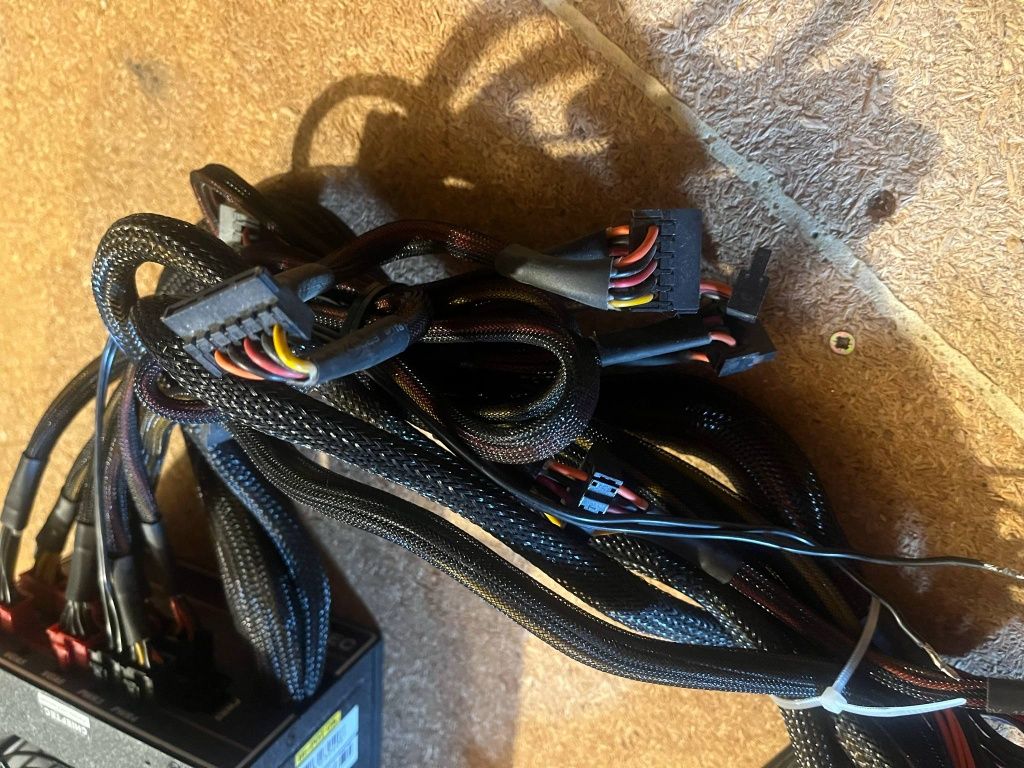 Zasilacz Chieftec Navitas 1250W