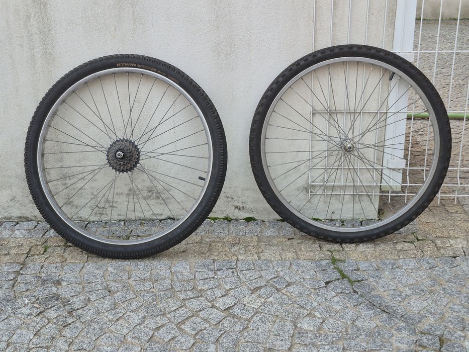 Pneus e Aro 26" Polegadas