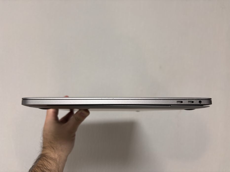 Запчастини MacBook Pro 15'' A1990 топкейс дисплей трекпад