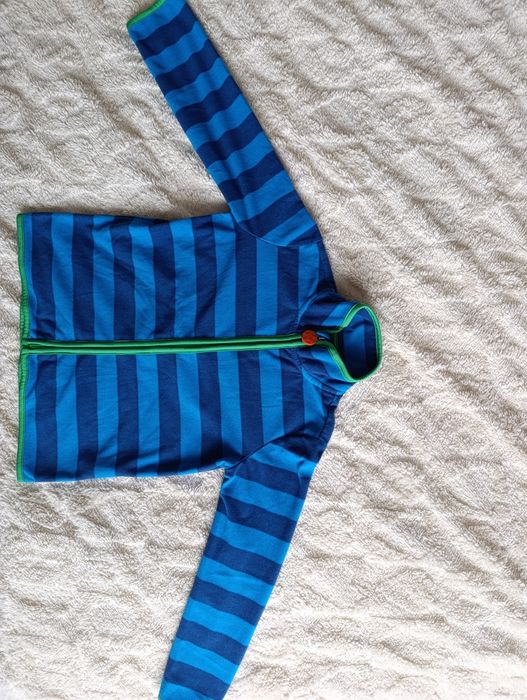 Продам лісову кофту на з.122-128