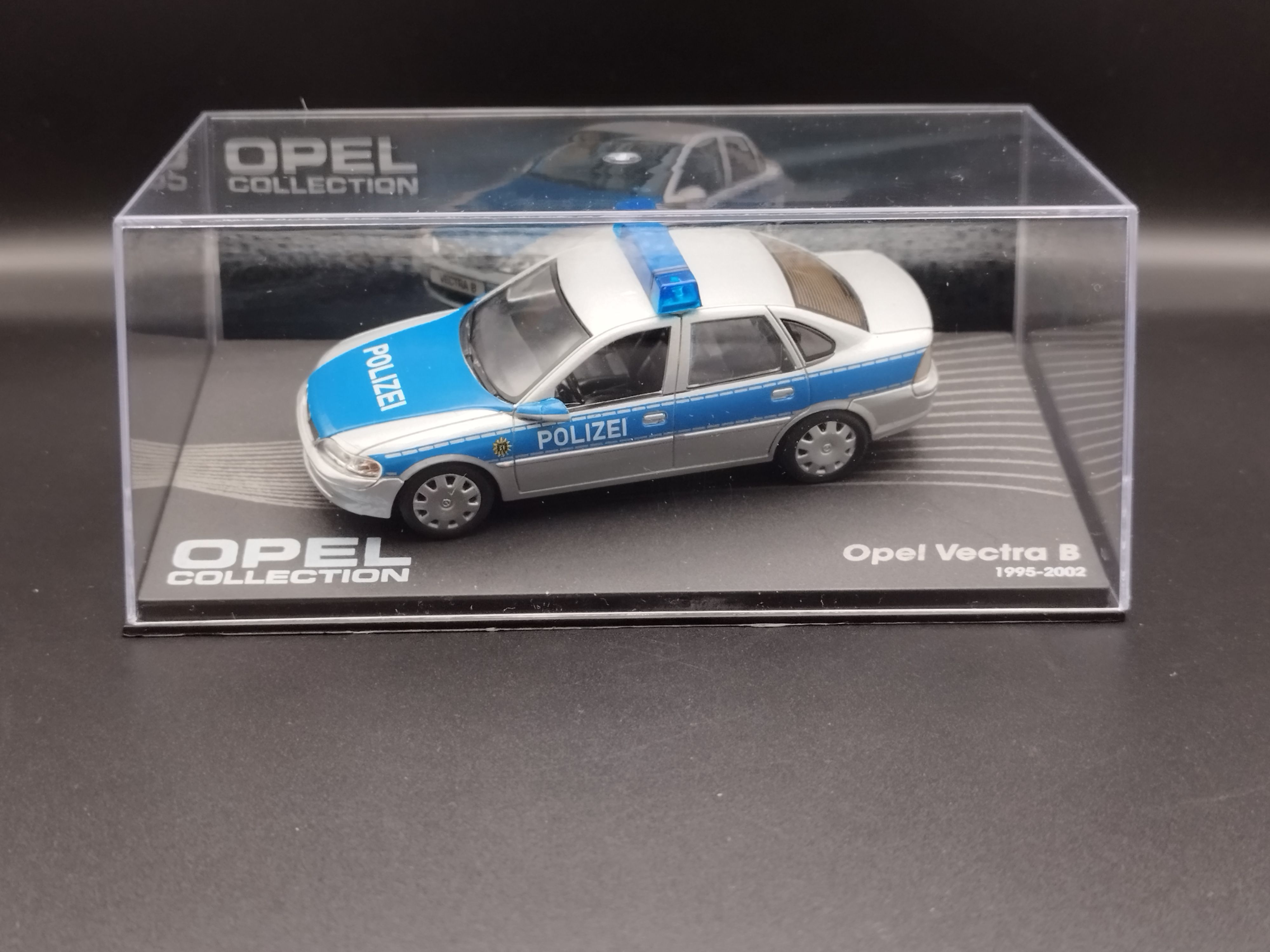 1:43 Opel Collection Vectra B Polizei model używany