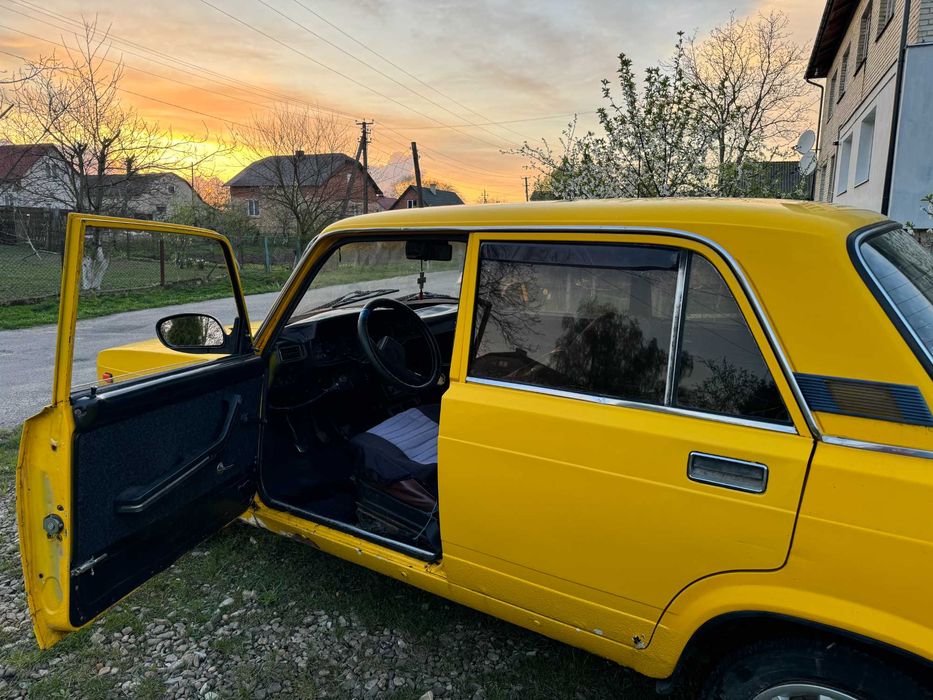 Автомобіль ВАЗ 2105