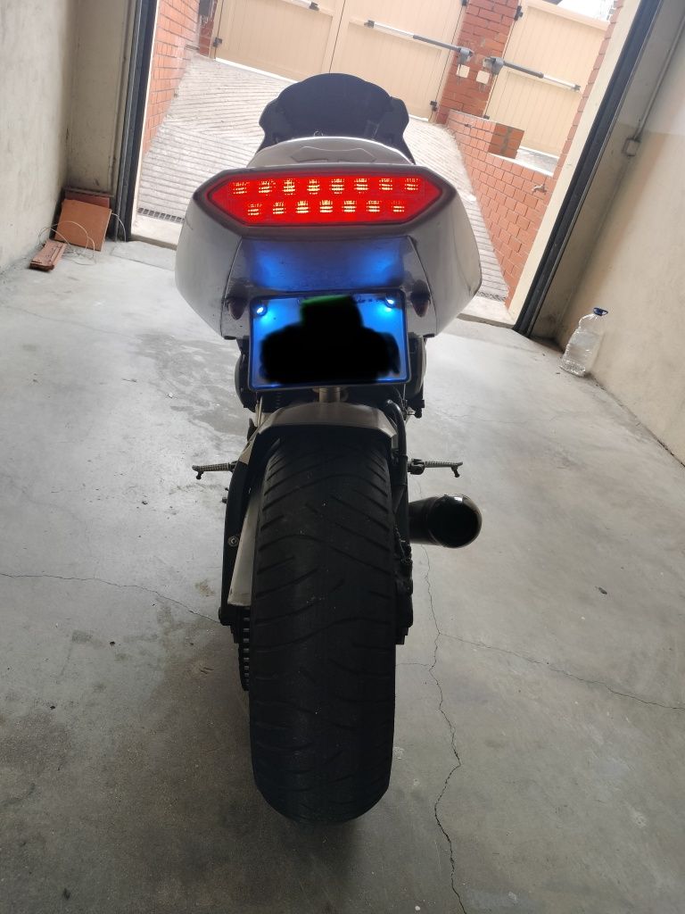 Mota Yamaha YZF R1