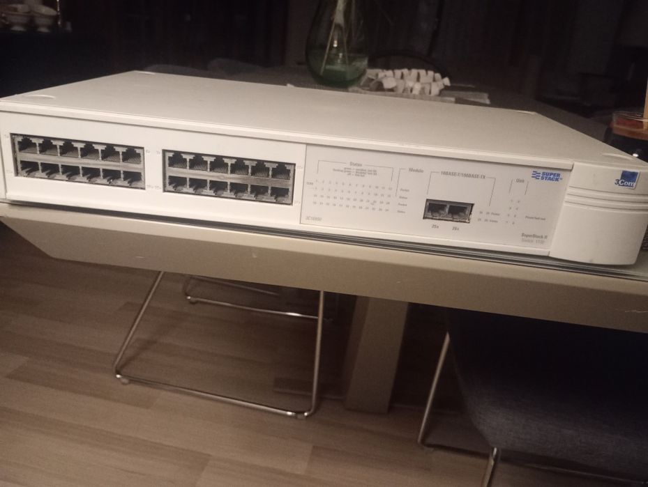 Switch 3Ckm SuperStack 1100 24 porty. Pełne zarządzanie Fiber.