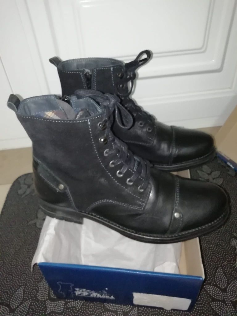 Botas Homem N°40 (NOVAS)