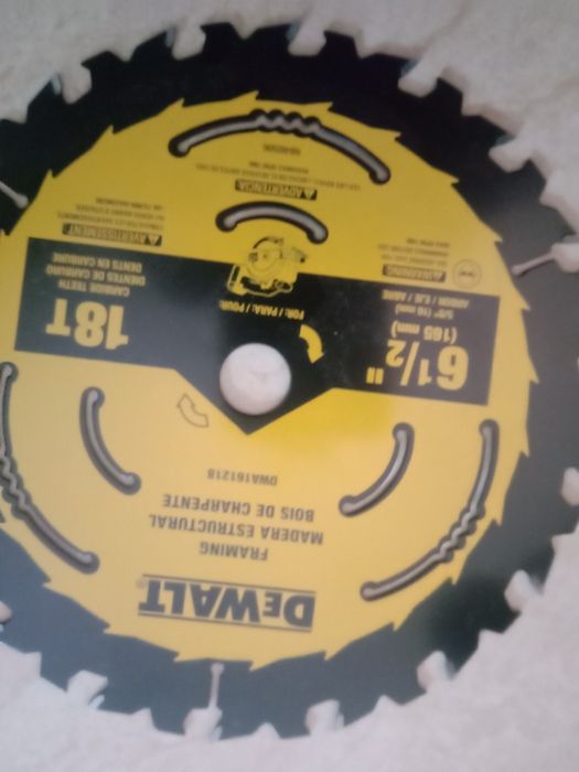 Пила дискова (циркулярна) DeWalt DCS565B