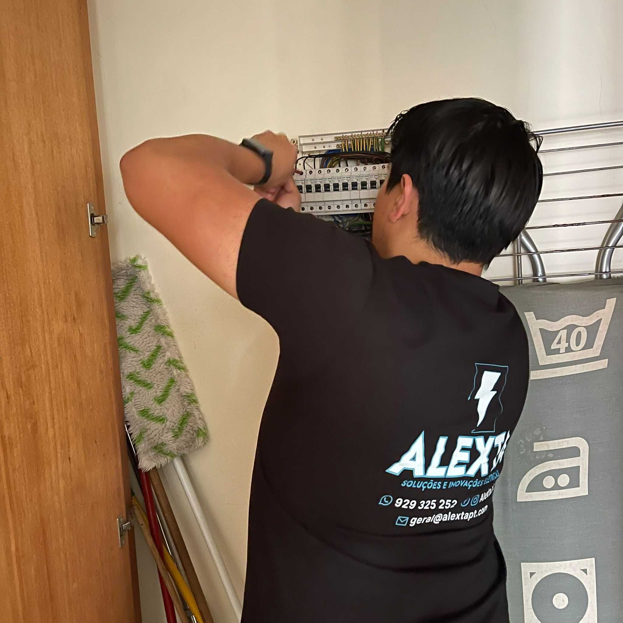 Eletricista Profissional - Serviços Elétricos em Geral.