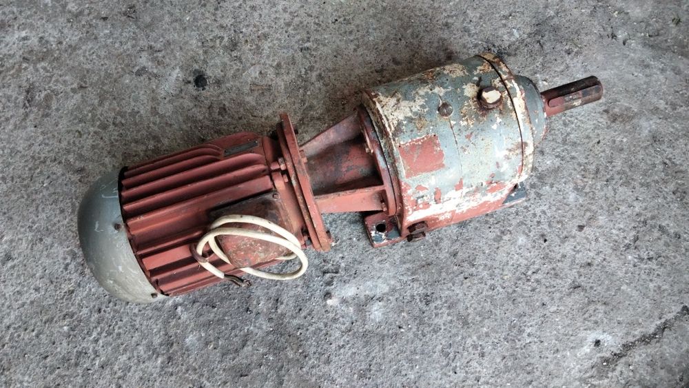 Motoreduktor 2,2 Kw 30obr. Ośka 45mm