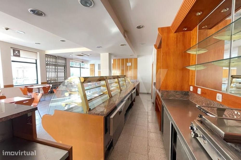 Espaço Comercial - Padaria/Pastelaria, Na Vila De Mosteirô, Sta. Maria