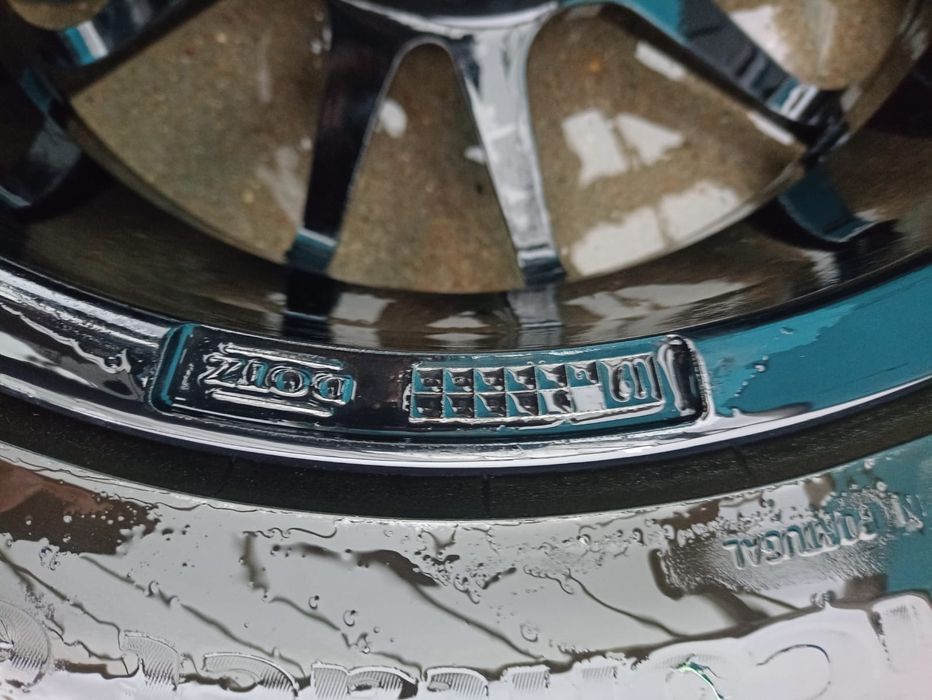 Toyota Auris II koła felgi oryginalne aluminiowe 17'