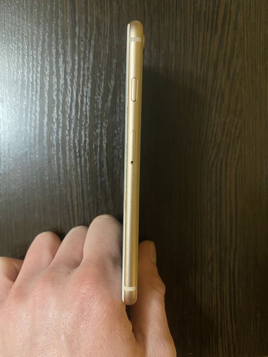 Продам айфон 8 64