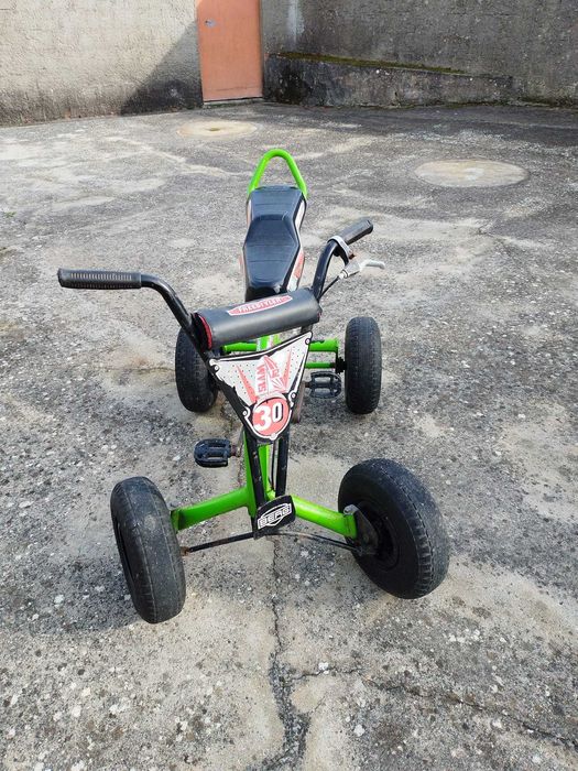 Moto 4 Berg a pedais para jovem a partir dos 10 anos