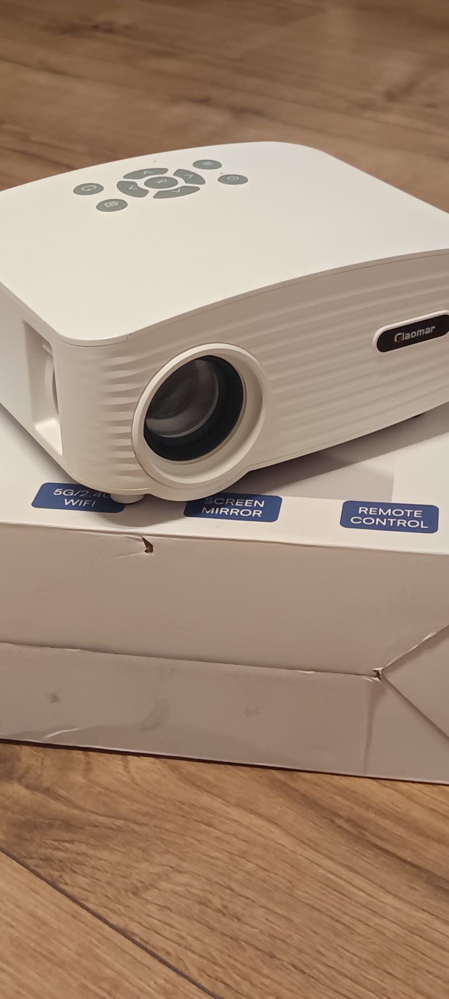 Mini przenośny projektor Giaomar C6 HD Nowy