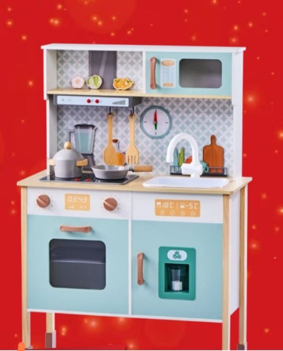 Дерев'яна дитяча кухня