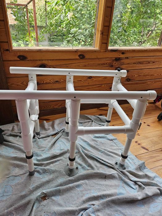 Система перемещения инвалида в ванну или туалет.