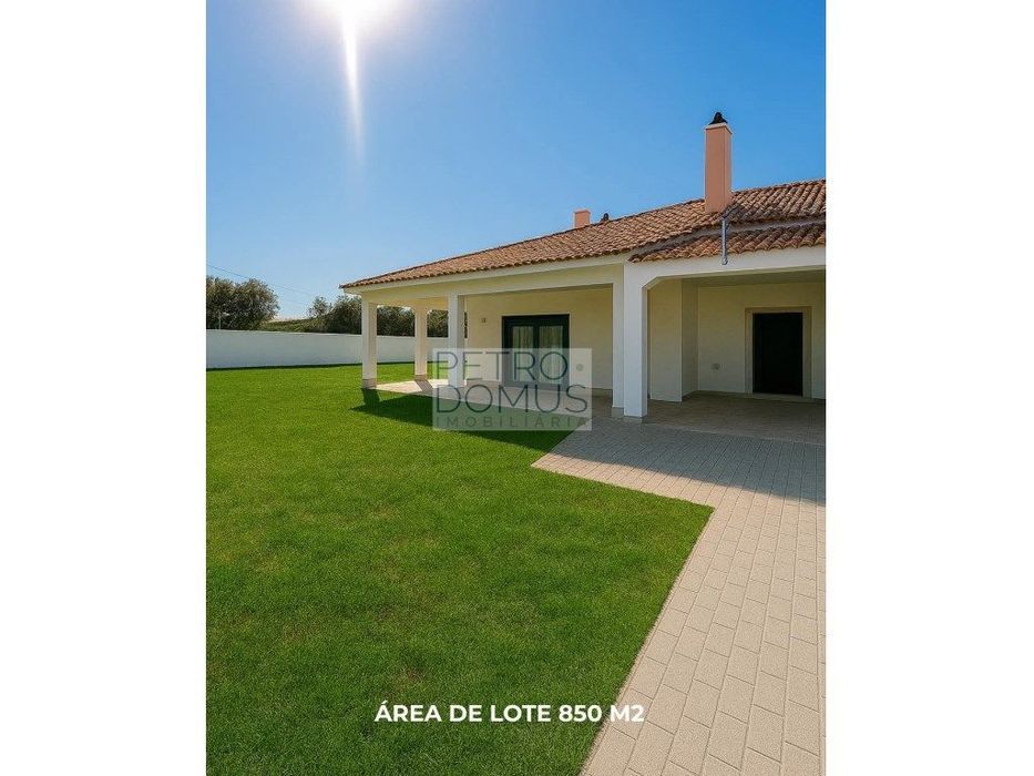 Moradia T3 Térrea Com Terreno E Garagem Em Leiria