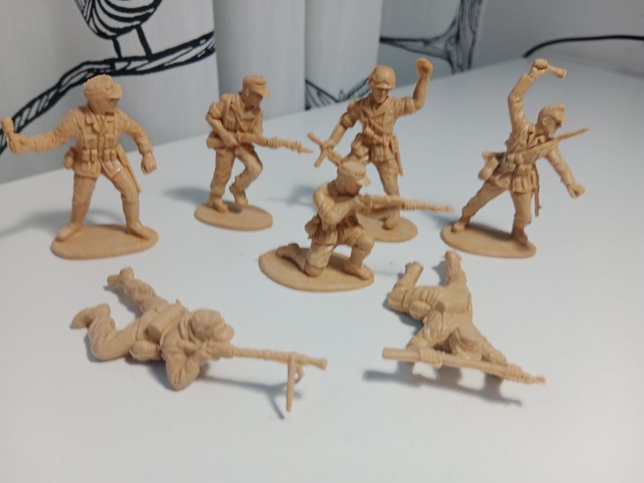 Niemcy Afrika Korps II WŚ żołnierzyki z PRL-u