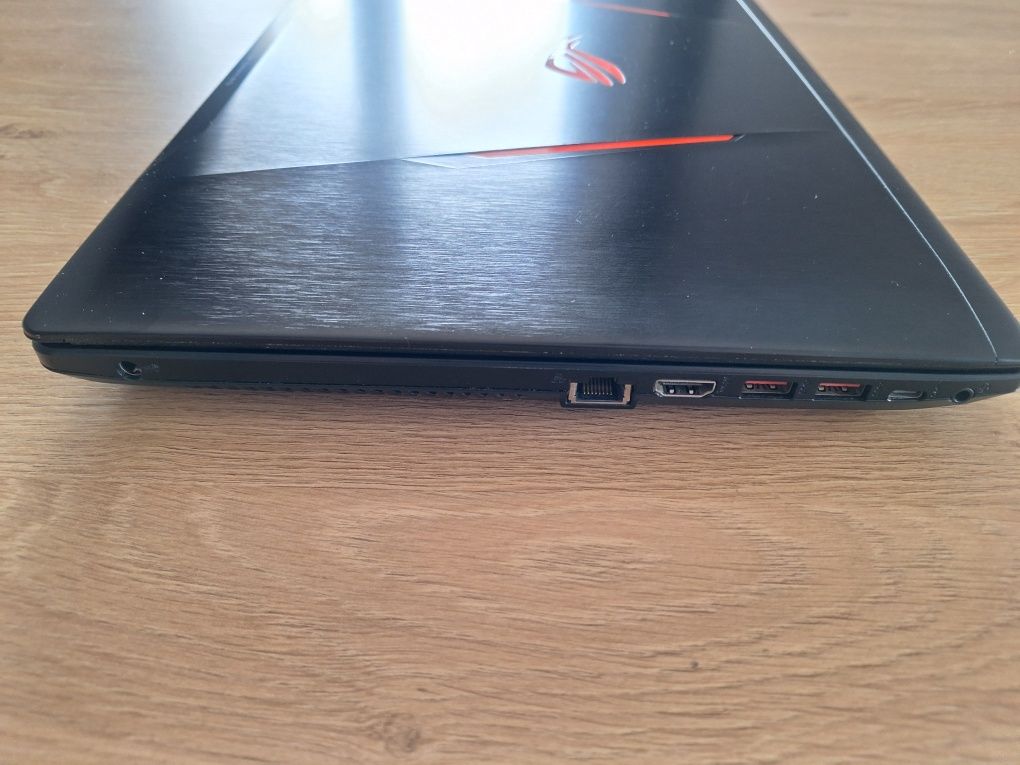 Laptop gamingowy ASUS ROG Strix GL553VD