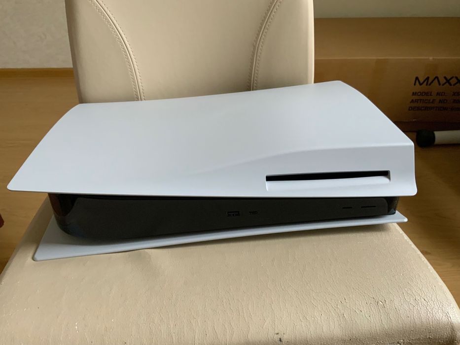 Приставка Sony PlayStation 5 825 GB Blueray
