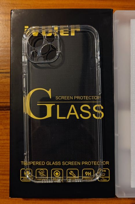 iPhone 13 Case and 3 Screen Protectors64409268744323122