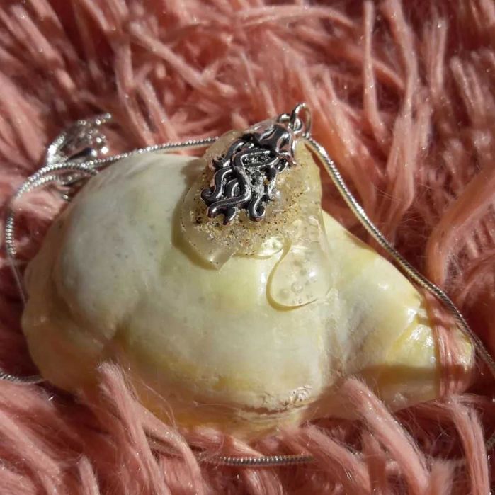 Simplesmente no Fundo - Jóia artesanal de concha do mar