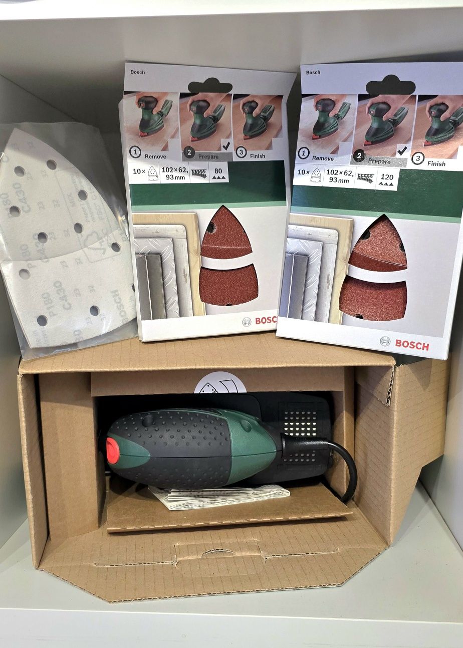 Lixadeira da Bosch NOVA com extras. 100 W.