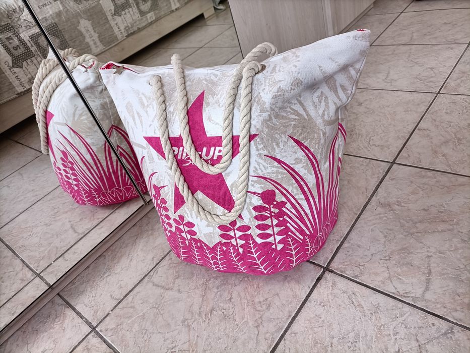 Італійська пляжна сумка Бренд

Pin-Up