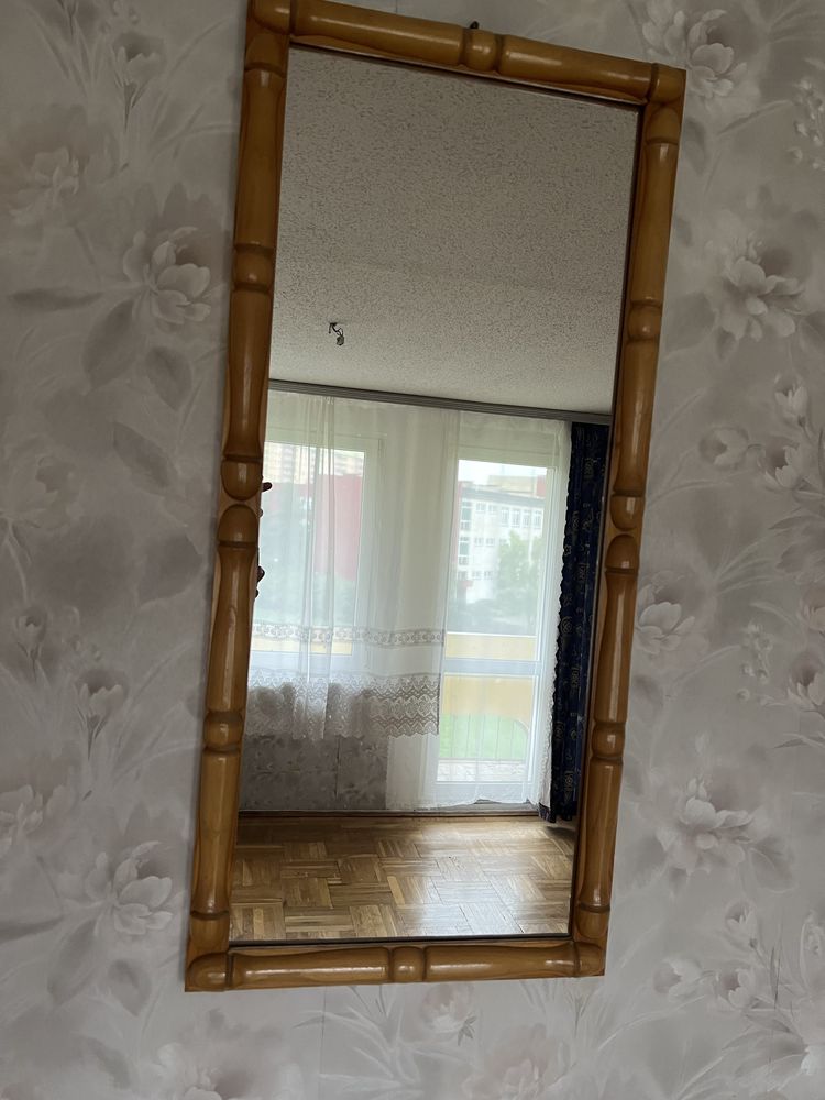 Lustro z drewnianą ramą czasy PRL