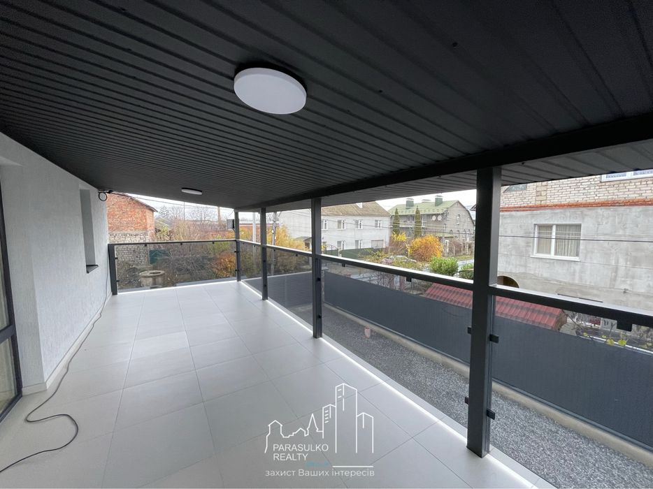 Продам шикарний будинок з меблями та приміадьною технікою