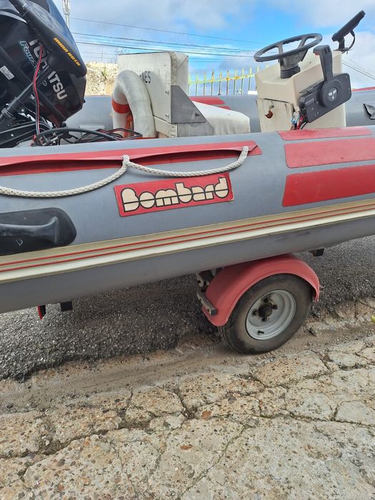 Barco Bombard 4,40m + Motor Novo 20cv + Atrelado – 5.500 €