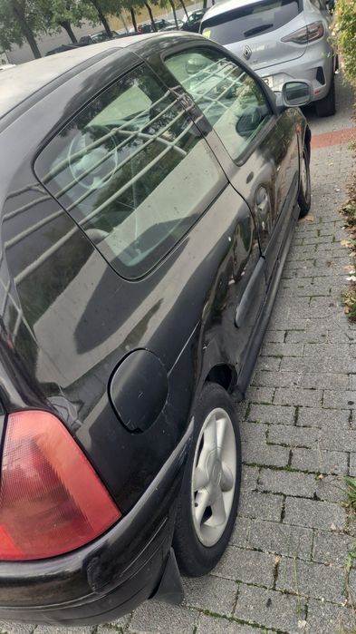 Renault clio  1.6 ano 99